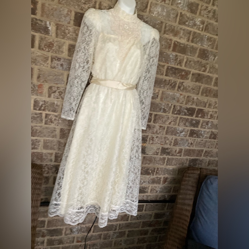 Vintage 1970’s High Neck Lace & Satin Ribbon Embellished Sheath Dress 11/12 - Picture 2 of 13